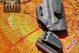 Custom kydex holster old or new handguns, We make a custom carry solution on how you want te carry. We can do any hangun, from revolvers to pistols new and old (t&c)
We do all kind of designs and more, we do have 10 colour options.
We also specialise in light bearing carry solutions.