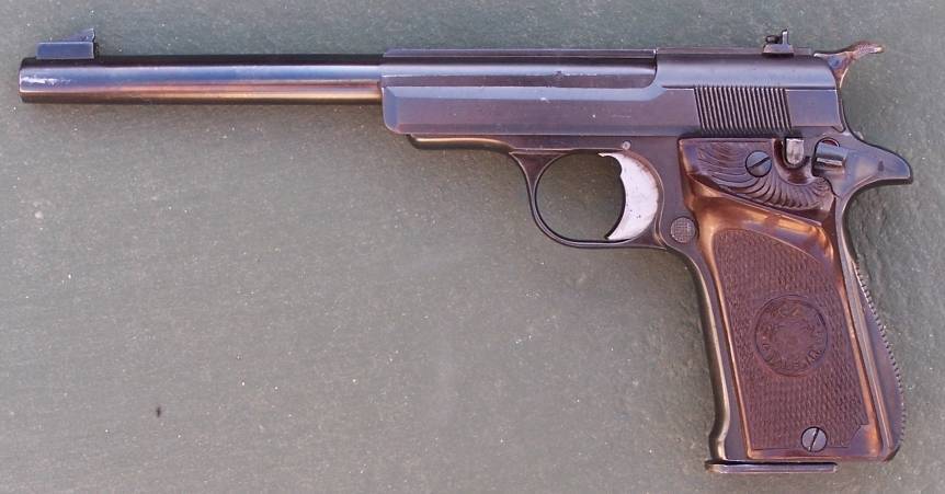 RARE STAR .22LR TARGET PISTOL, RARE STAR MODEL F-TARGET .22lr WITH
ONE 10 ROUND MAGAZINE.
MANUFACTURED 1950. Star Bonifacio
Echeverria, S.A. was a manufacturer of small arms
in the Basque region of Spain from about 1905 until
1997.