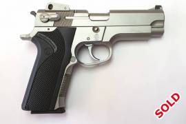 Smith & Wesson 4006 FOR SALE, Smith & Wesson 4006, .40 S&W semi-automatic pistol for sale from dealer.

Please go to this link for more information and to make an enquiry: http://theguntrove.co.za/browse-firearms/smith-wesson-4006/

The Gun Trove
www.theguntrove.co.za