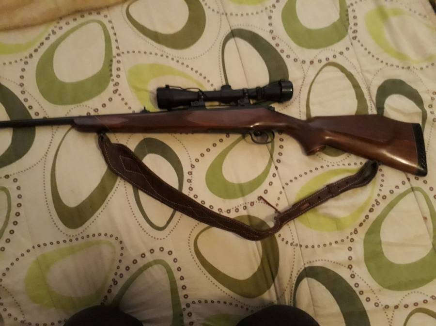 Bruno 30 06, Like new, including the Leopold Scope, leather bag and leather bullet holder 

 