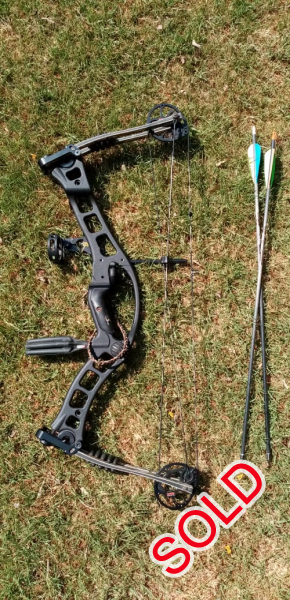 hoyt turbohawk compound bow RH, Hoyt Turbohawk compound bow RH, 60-70 lbs, 26 to 27 and half inches draw length, Tru glo 4 pin sight, fuse stabilizer, trophy ridge whisker biscuit arrow rest, 2 arrows,looking at 3900 package whatsapp me on 074858zero365  .  View and follow me on olx for similar deals http://www.olx.co.za/profile/109011056
