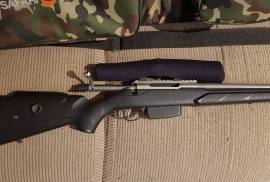 tikka t3 super varmint, I am selling my tikka rifle as i am emirgrating and cannot take it with.
Only had 500 rounds through the barrel. Comes with lots of extras. Scope, carry bag, bi-pod, shoulder strap and clips, silencer, ranger finder and full cleaning kit, 