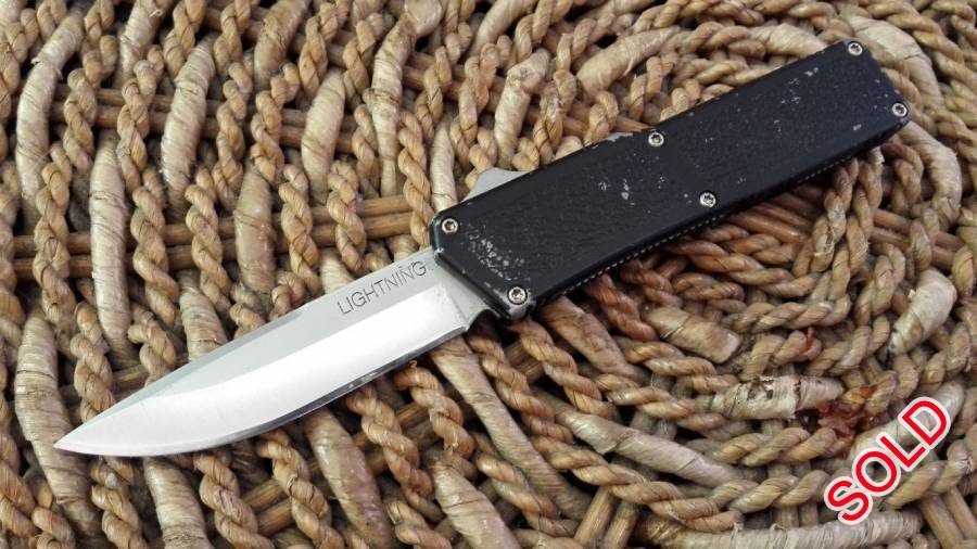 lightning OTF knife 440C blade, lightning OTF knife 440C blade, in used condition with paint wear on the body but you can respray it. this is a great otf and rarely fails.

Courier is R100 or you can collect in cape town