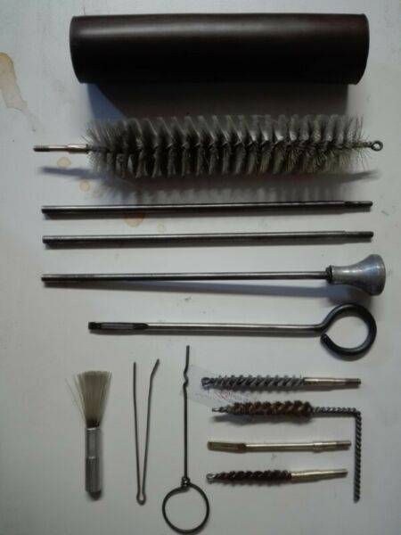 .223/5,56mm cleaning kit, Rifle cleaning kit,  includes jags, pull-throughs, boresnake, bronze, and nylon brushes, mini-tool, flanelettes, and carry case.
Old SADF issue, for 9mm, and 5.56mm. 
R750
