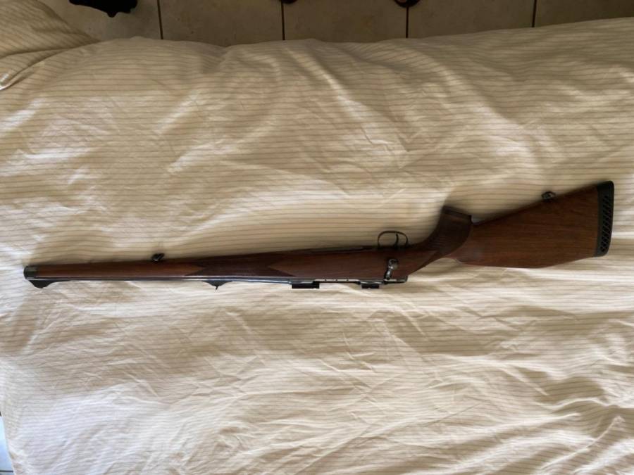 JP Sauer & Sohn Model 90 Full Stock 270 Win, Bought from Nickolas Yale in the 1980s, I am the 3rd owner.
very good condition, serviced, cleaned  & stock oiled regularly.
great walk & stalk rifle using 130g up to 155g. Ideal for Springbok or Kudu/Eland.