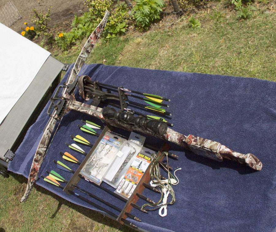 Excalibur Exomax Hunting Crossbow As New + Extras, Excalibur Exomax hunting crossbow as new with extras. Like new
225 lb draw 350 fps.
Only shot a few practice bolts.