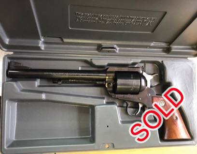 Ruger Super Blackhawk, Must see!
This Super Blackhawk is in great condition with very low round count
The revolver comes in original Ruger hard case.