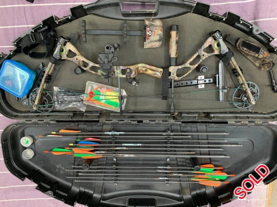 Reflex Charger, Reflex Charger Bow including accessoires as per pictures. Also included hard case, range finder and arrows 