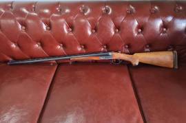 Aramberri army percus, Aramberri army percus 12 gauge shotgun
Single trigger shotgun
Shotgun has not been used much, bought it some years ago for wing shooting
The shotgun is not extremely heavy and makes a great game gun. Balances perfectly in hand.

contact me on 0828265580