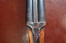 Aramberri army percus, Aramberri army percus 12 gauge shotgun
Single trigger shotgun
Shotgun has not been used much, bought it some years ago for wing shooting
The shotgun is not extremely heavy and makes a great game gun. Balances perfectly in hand.

contact me on 0828265580