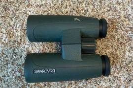 Swarovski SLC 10x42 Binoculars, The Swarovski SLC 10x42 HD binoculars are real multipurpose binoculars that have had their optics and coating system optimized specifically for contrast and focus. The 10x magnification brings details that are far away close to you. This model of Swarovski SLC binoculars also stands out for having a large field of view and being extremely rugged thanks to its magnesium housing. The ergonomic design ensures optimum viewing and operating comfort even when observing over long periods.