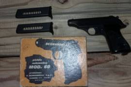 Bernardelli MOD.60, Bernardelli for sale hardly been used only a few times on the shooting range. Comes with 2 Magazines and in original box.