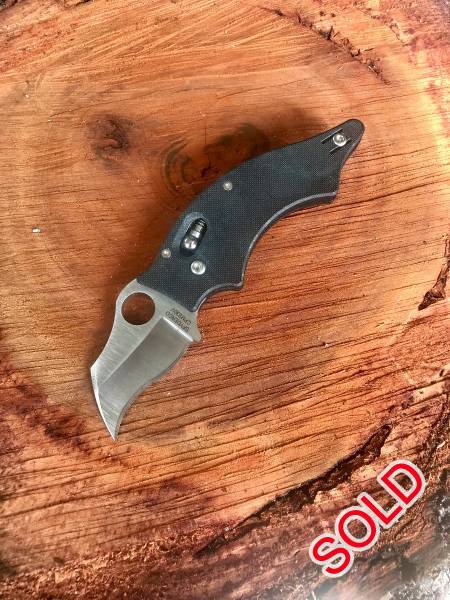 Spyderco Dodo, Very rare and unique Spyderco Dodo

Carried a few times and opened some cardboard boxes, doesn't have a box

Price includes postnet to postnet

Whatsapp on 083 604 3303 for any further information
·  Overall Length:6.125