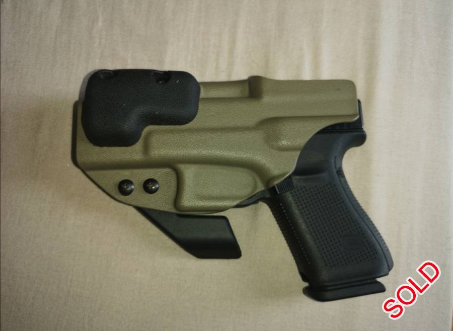 Glock 19 Quantum Carry Chameleon V2 Holster , Holster in very good condition, 2 months old and used only a few times.
Comes fitted with extra claw and wedge.
Flat Dark Earth Colour.
New price – R1090
Asking R850
Phone or Whatsapp - 0725119759