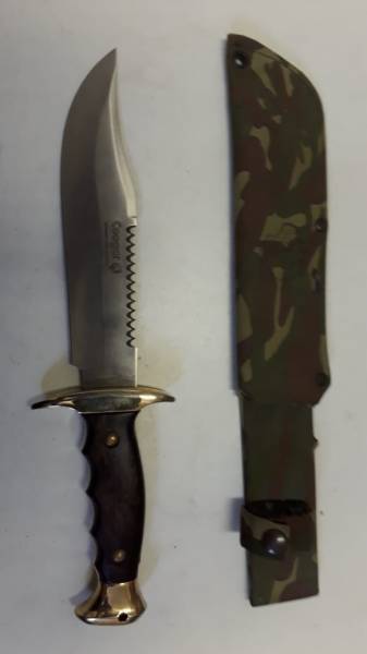 Bowie made in Spain, Bowie knife for sale. Made in Spain. R900 negotiable please contact Pierre on 0836783990