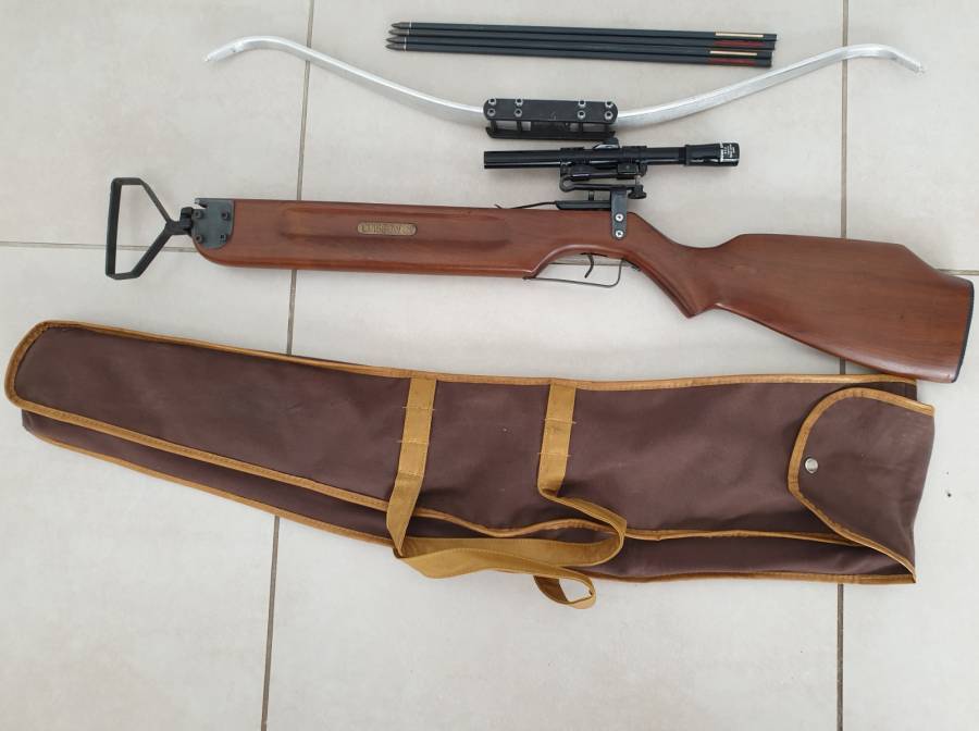 Crissbow Crossbow, Crissbow Crossbow in good condition with original bag, only the 'string' missing.
No longer imported into SA