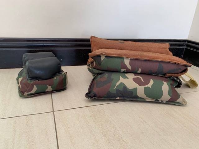 X-Bag gunrests set front and rear, R 500.00