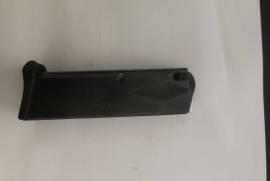 Vektor pistol mags 9mm & .40, I have 1x 9mm vector short mag at R300.00 (15)
i have 1x .40 vector mag at R300.00

Contact Dave