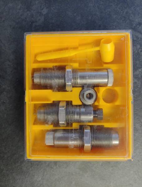 308 reloading dies, Lee Pacesetter 3-Die set for 308 cal
Contact me on 082 304 8462