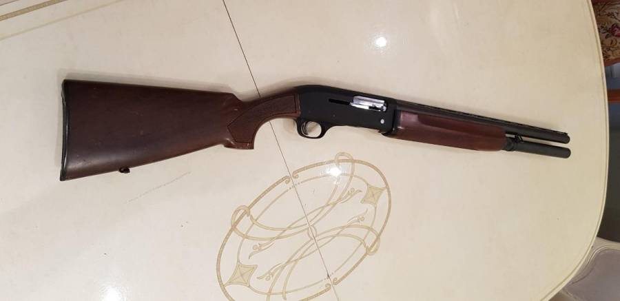 FRANCHI SEMI-AUTO SHOTGUN, Franchi Semi Auto shotgun in a very good condition. Extended Tube for 8 rounds.
R11,000 and open to negotiation.
