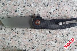 CJRB Crag Flipper, As new CJRB Crag. Carried a few times, factory edge. Only used once for food prep. Still razor sharp. Few small scratch marks on the pocket clip. Price includes Postnet costs.