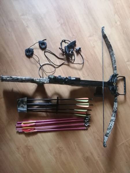 Jandao Chase Star 150 lb crossbow , Crossbow with scope, bolts, cocking string and target for sale. Price negotiable. 