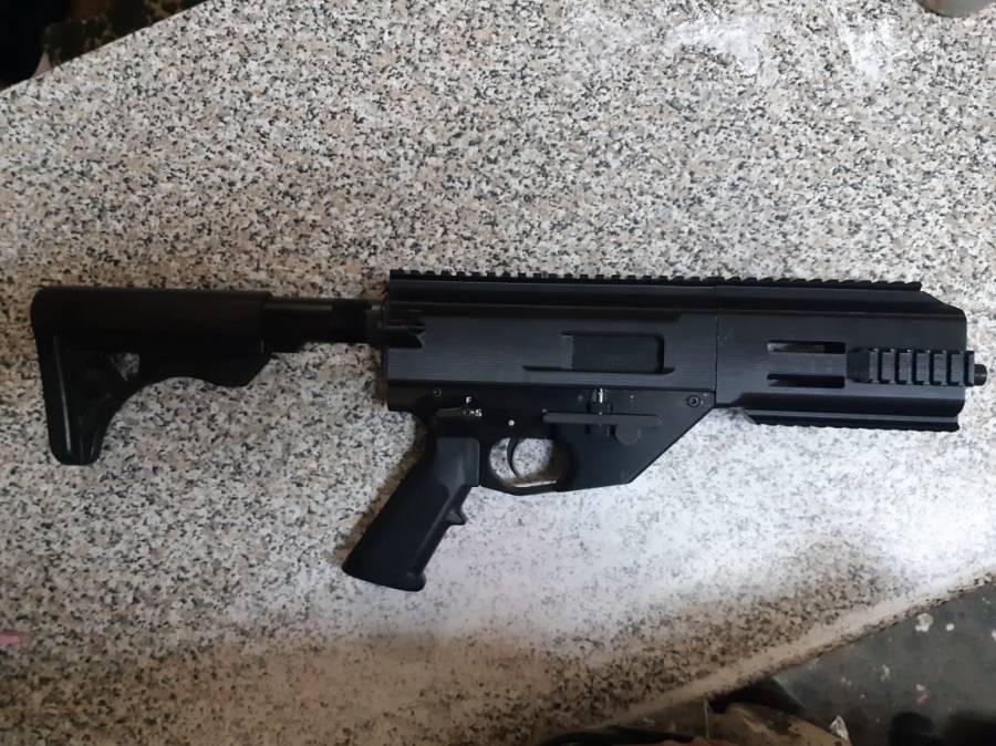 BERM MK2 V2, 9mmP Pistol made in Kimberley, uses Glock magazines. Stock attachment is an extra accessory for the pistol and is included in the price. Sight not included. 