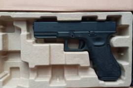 Glock 17 gas gun, Glock 17 gas gun.
INCL. BB's
Reasonable offer will be accepted.
0.7.1.7.3.2.4.7.6.3