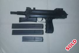 BXP, Safe queen, sold with 2 x 32 rnd mags and a 20rnd mag. License is valid till Sept '24.

Please note, no storage permit will be entertained, can be booked into a dealer preferably or will remain in my custody till your license is approved.You will need a semi auto competency and DSS if not a security business.