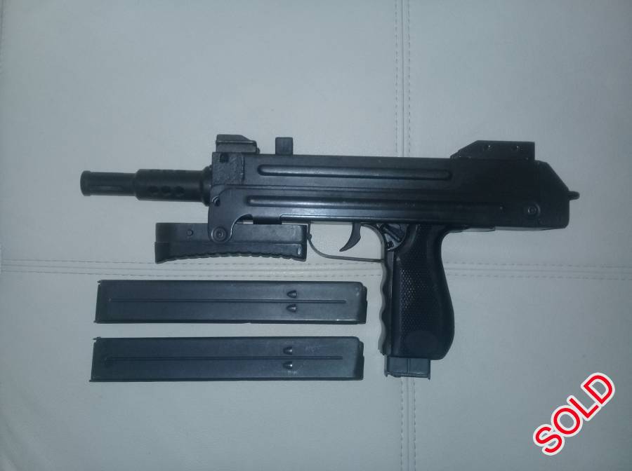 BXP, Safe queen, sold with 2 x 32 rnd mags and a 20rnd mag. License is valid till Sept '24.

Please note, no storage permit will be entertained, can be booked into a dealer preferably or will remain in my custody till your license is approved.You will need a semi auto competency and DSS if not a security business.