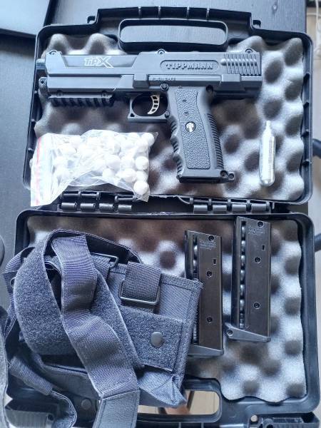 Tippmann Tipx Paintball pistol, Great for self/home defense, includes nylon balls, 2 mags and original box. First come first serve.
0814495057
