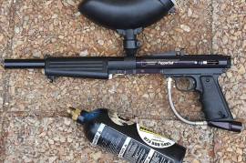 Tippmann Pepperball Paintball Marker, Tippmann Pepperball Paintball Marker in good condition.
Comes with original hopper, 20 Oz CO² canister, 50 solids and 5 peppers.
This Marker is more used for self-defense than paintball.
The price of R1650 makes it a good deal.
More photos can be sent on request.
 
