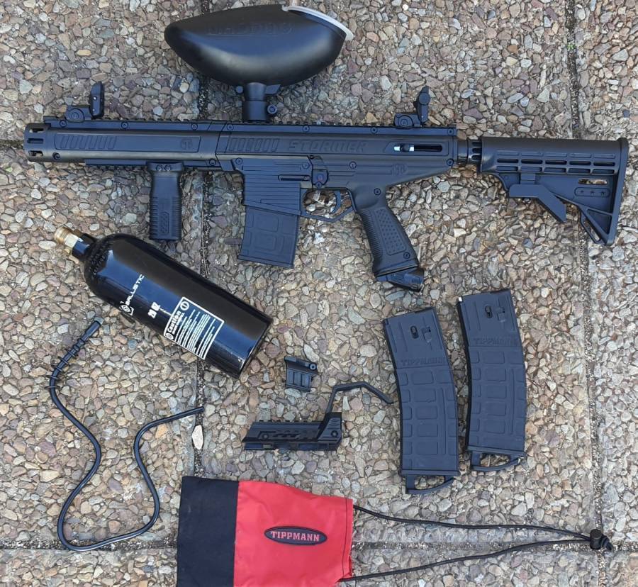 Tippmann Stormer Elite, Tippmann Stormer Elite in good condition.
Comes with hopper, CO² canister and 2 x 20 round magazines.
This Marker can be used for magfed or hopper fed.
Price: R3100.
More pics are available on request.