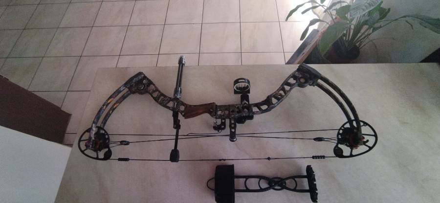 Mathews monster, Mathews Monster compound bow for sale .

Right hand 
28