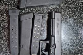 Glock 35 Gen4, Glock 35 Gen4 - 6 Magazines (5 fitted with ARREDONDO ACCESSORIES +3 BASE PAD & SPRING) Replaced sights with RHT 