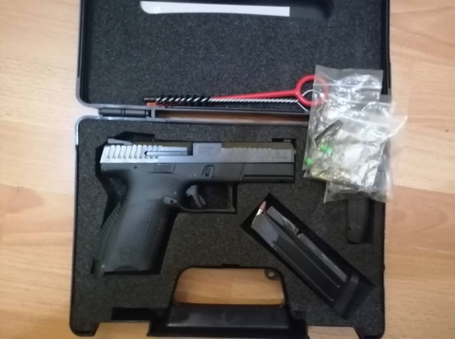 Cz p10c , Selling my cz p10c never been fired. 

​​​​​​R11000

Driaan 
0812852355 