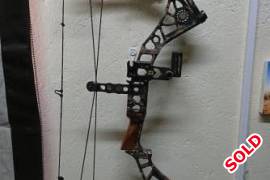 Mathews dxt price drop, Price drop R3900. 70lb mathews dxt for sale. Brand new string. Bow has served me well. Ready to shoot with some 340 spine arrows. WhatsApp me on 0720481914