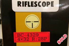 Tactical 4x32 scope, Never been used. These scopes were originally put on vector H5 rifles. The tritium has passed its half-life so the reticle unfortunately does not illuminate. 