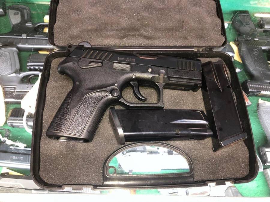 9mm Parabellum for sale, Pistol is in immaculate condition, very manageble firearm, perfect for carry and female self defence. , approx 100 rounds fired for range practise,