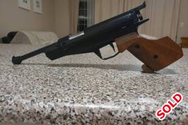 Feinwerkbau Model 80 air pistol, FWB 80 10m target air pistol in immaculate condition. Includes barrel weights. 