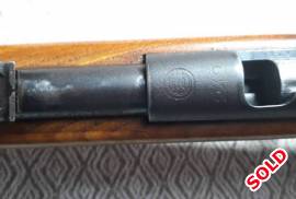 Cz 242, Cz242 22lr single shot rifle slight crack on stock as seen in the photo  