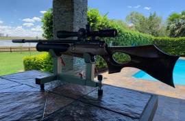 Daystate Air Ranger, Daystate Air Ranger with Hawke Sidewinder 30, 6-20x42 scope and Rifle case.
Excellent condition. Scope only worth R7 800.00