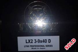 Lynx LX2 3-9x40 Duplex Reticle, Selling the scope with rings (Lynx Ringset). Scope was mounted on a HOWA 1500 308 Winchester, has hardly been exposed to 30 shots, upgraded to a higher-end scope.
