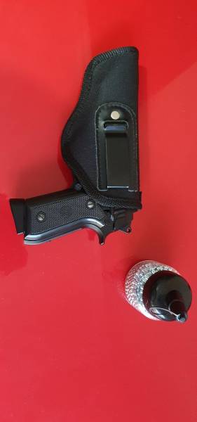 Guerilla Police CO2 pistol, Guerilla police CO2 pistol in excellent condition, comes with the magazine, an IWB holster as well as 500 steel BB bullets. Shoots extremely accurately and up to 390fps with a 19 round magazine capacity. Price is negotiable.