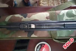 Gamo cfx 5.5mm IGT for sale, Almost new Gamo 5.5mm cfx IGT for sale.
very accurate and hard hitting,comes with bag and pellets,dont miss this bargain,rifle cost R4800 new.
3months old.