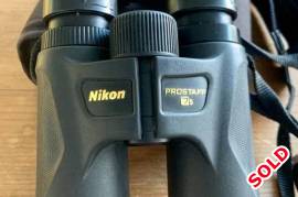 Nikon Prostaff 7s Binoculars 8x30, crystal clear., Nikon PROSTAFF 7S 8X30 Binocular combines optical performance with rugged construction details to create a versatile binocular that can be used at the stadium, in the woods, or on the boat. The Prostaff’s environmentally friendly lead and arsenic-free Eco-glass is fully multicoated to maximize light transmission and reduce light loss. Complementing the lenses are phase-corrected and dielectric-coated roof prisms. The combination of glass and optical coatings produces high contrast views that are bright and clear with true color fidelity across the entire field of view.