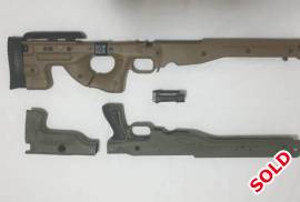 Accuracy International Chassis System 2.0 (AICS), AI FDE Folding Thumbhole Grip SA 2.0 RH for REM 700 SA
Extra set of Victor Company pistol Grip skin in green.
10 round magazine


 