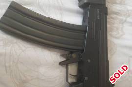 ICS Galil AR airsoft gun, ICS Galil AR for sale, included is charger and 3 batteries. Hardly used, never used in airsoft game.