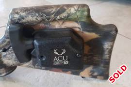 6 Point Pro Slider & Hard Case, Like new condition
305 f.p.s
Draw weight 175 lbs
Acu Draw 50
Ten point scope 4x32
4 x Ten point pro elite bolts
Plano 1131 Hard carry case