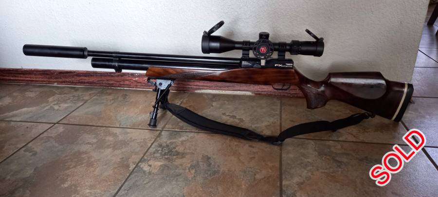 Fx streamline .22 pcp, Fx Streamline .22 regulated in very good condition. Upgraded with a power plenum and barrel band. Shooting jsb 18,13gr pellets at 900fps extremely accurate. Comes with titanium 3-12x44 scope, 1 magazine, rifle sling and filling probe. Silencer NOT included. Whatsapp 079:353:6838